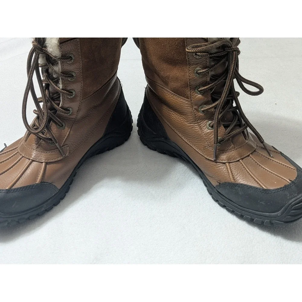 Ugg‎ Adirondack III Boots Women's Size 9 Brown Tan Faux Fur Winter Snow Lace Up